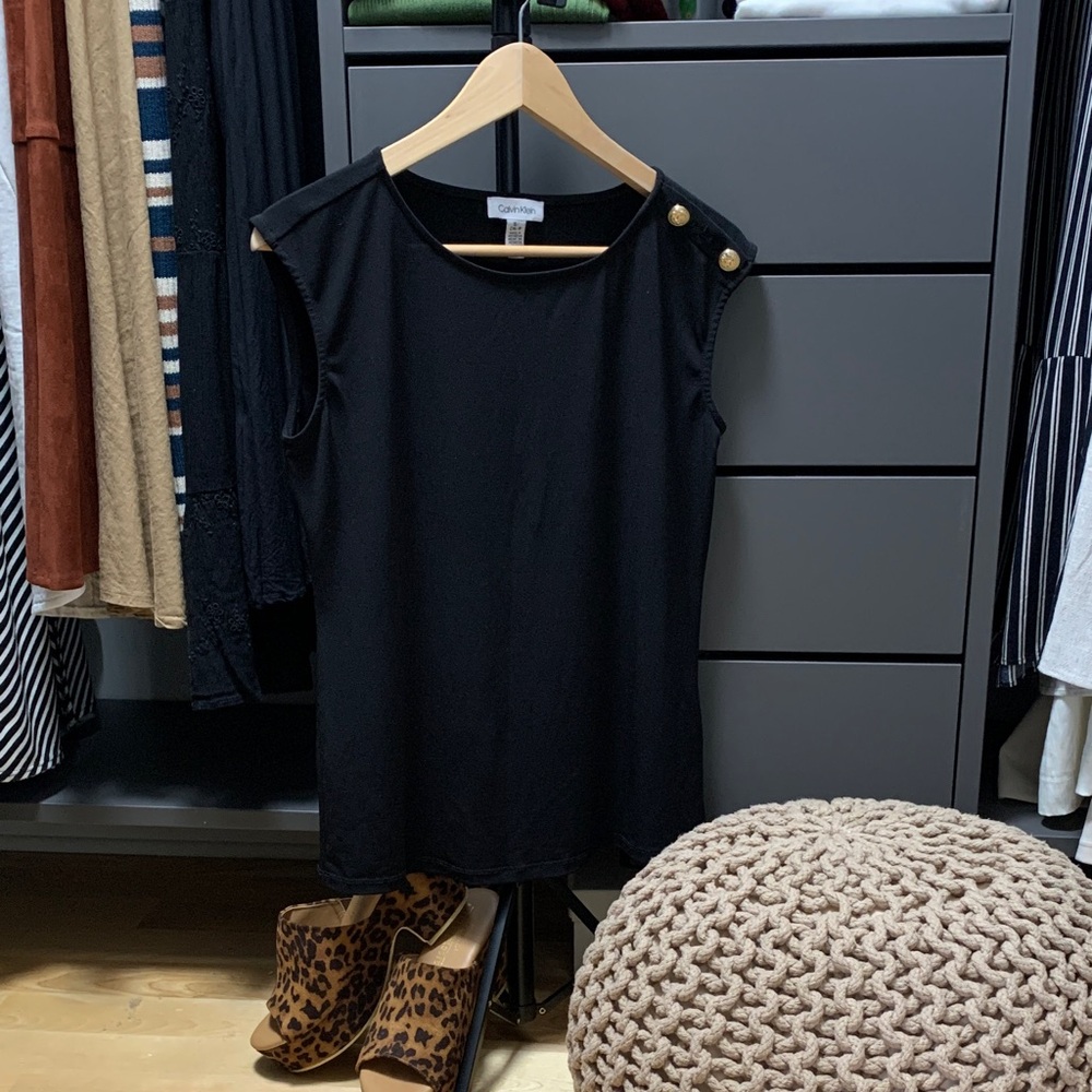 CALVIN KLEIN - Elegant Black Top with Gold Accents